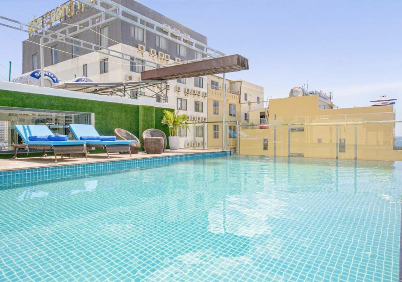 Yuni Hotel And Apartment Da Nang Exteriör bild